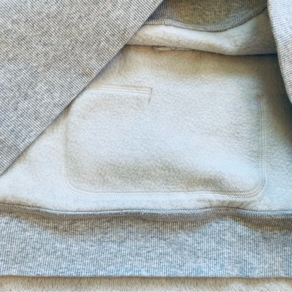 Lululemon women’s gray 1/2 zip hoodie sweatshirt w/ handwarmer pocket Sz M/L